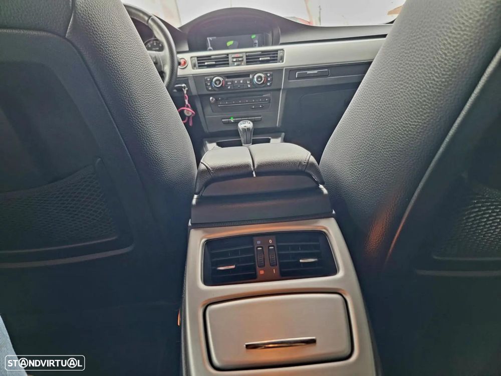 BMW 325 i M Sport Edition - 24