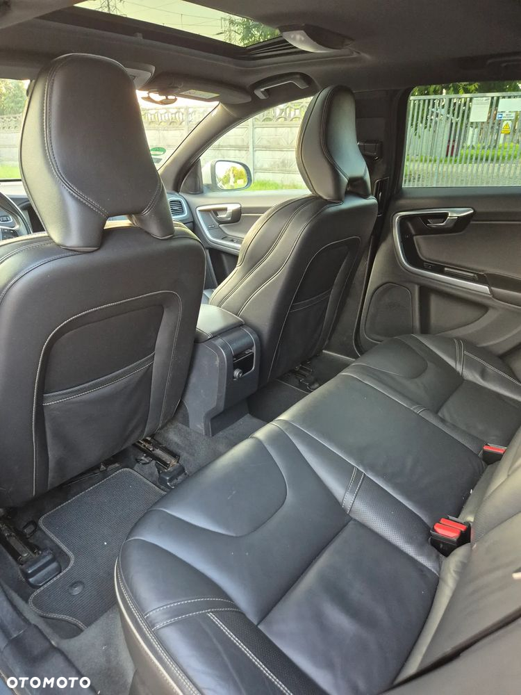 Volvo V60 D4 Drive-E R-Design Momentum - 26