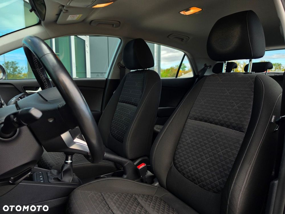 Kia Rio - 21