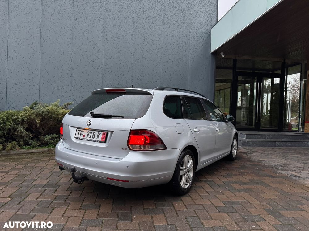 Volkswagen Golf - 22