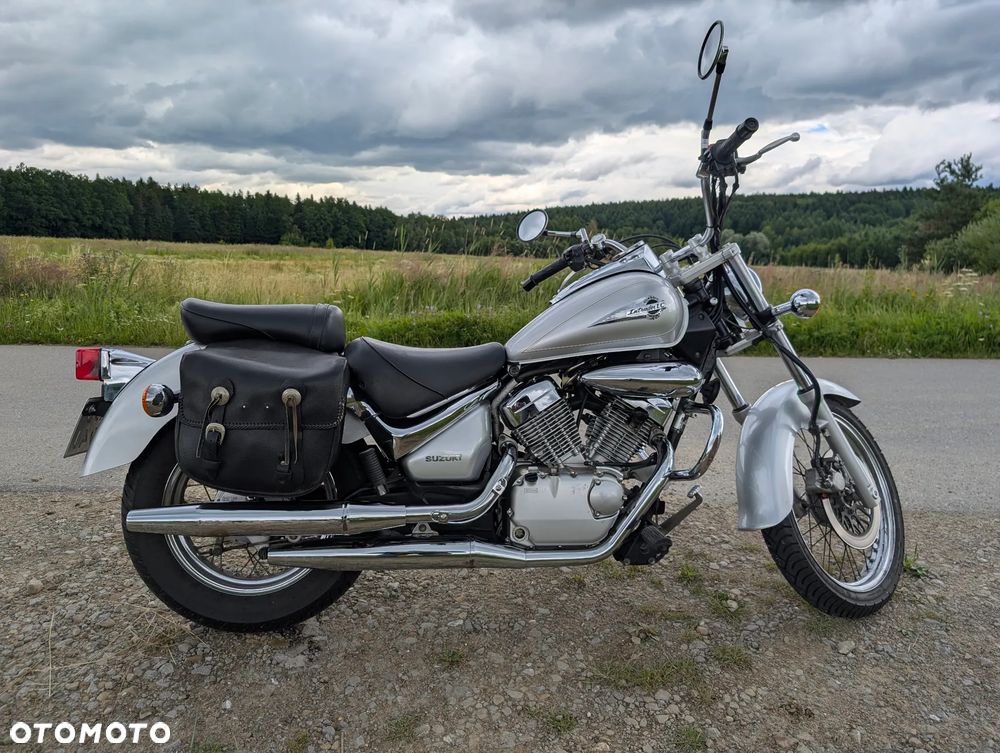 Suzuki Intruder - 2