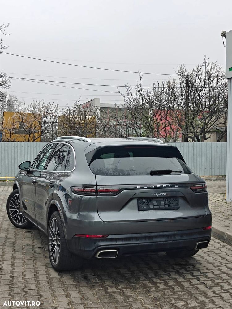Porsche Cayenne - 6