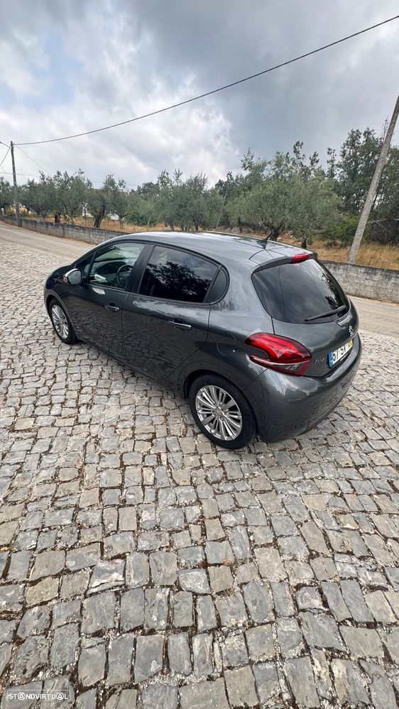 Peugeot 208 1.2 PureTech Style - 23
