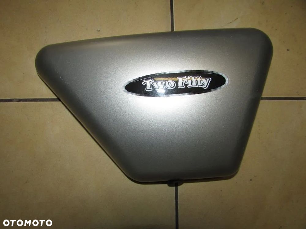 Mash 250 Two Fifty osłona owiewka boczek prawy - 1