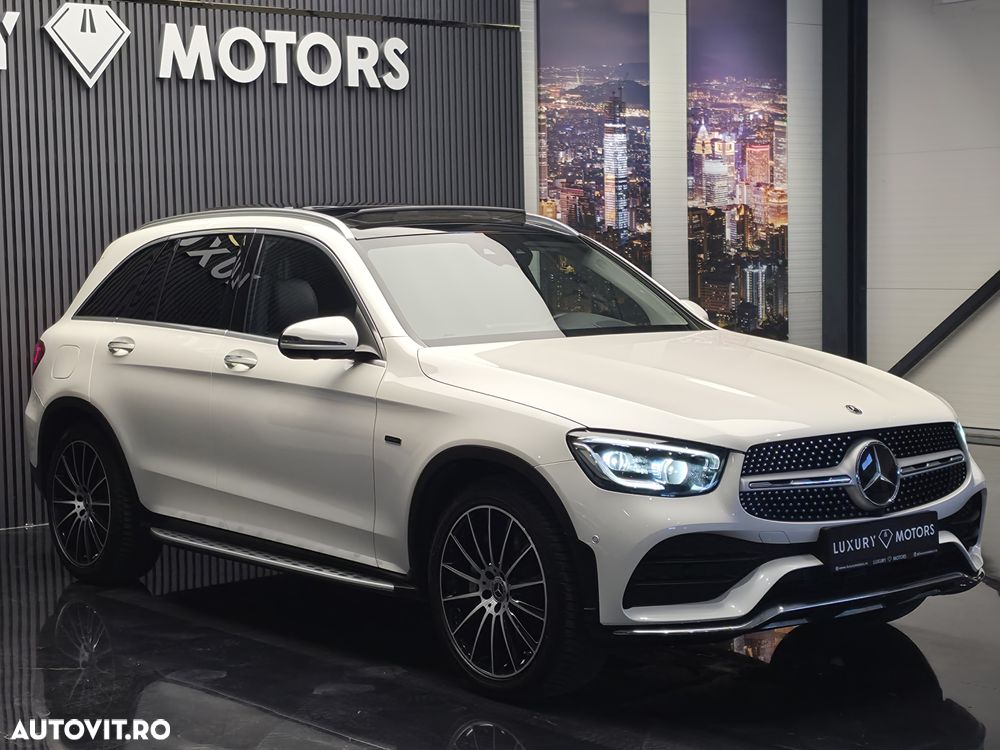 Mercedes-Benz GLC 300 e 4Matic 9G-TRONIC AMG Line Plus - 2