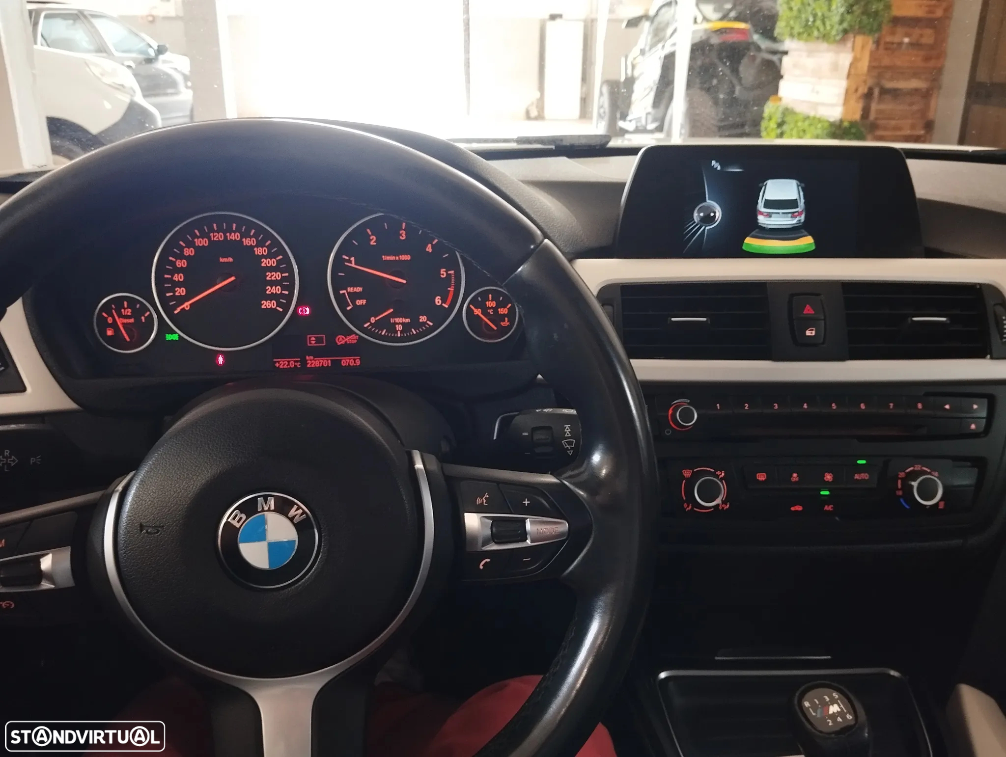 BMW 318 d Touring Line Sport - 24