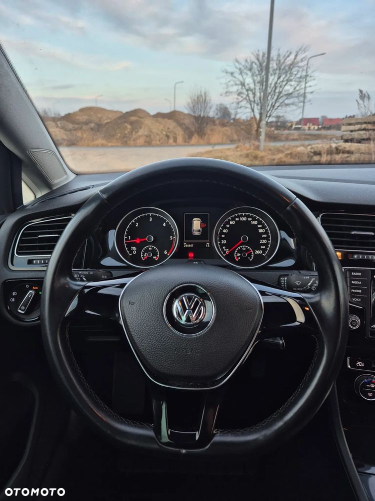 Volkswagen Golf 1.6 TDI BlueMotion Technology Cup - 27