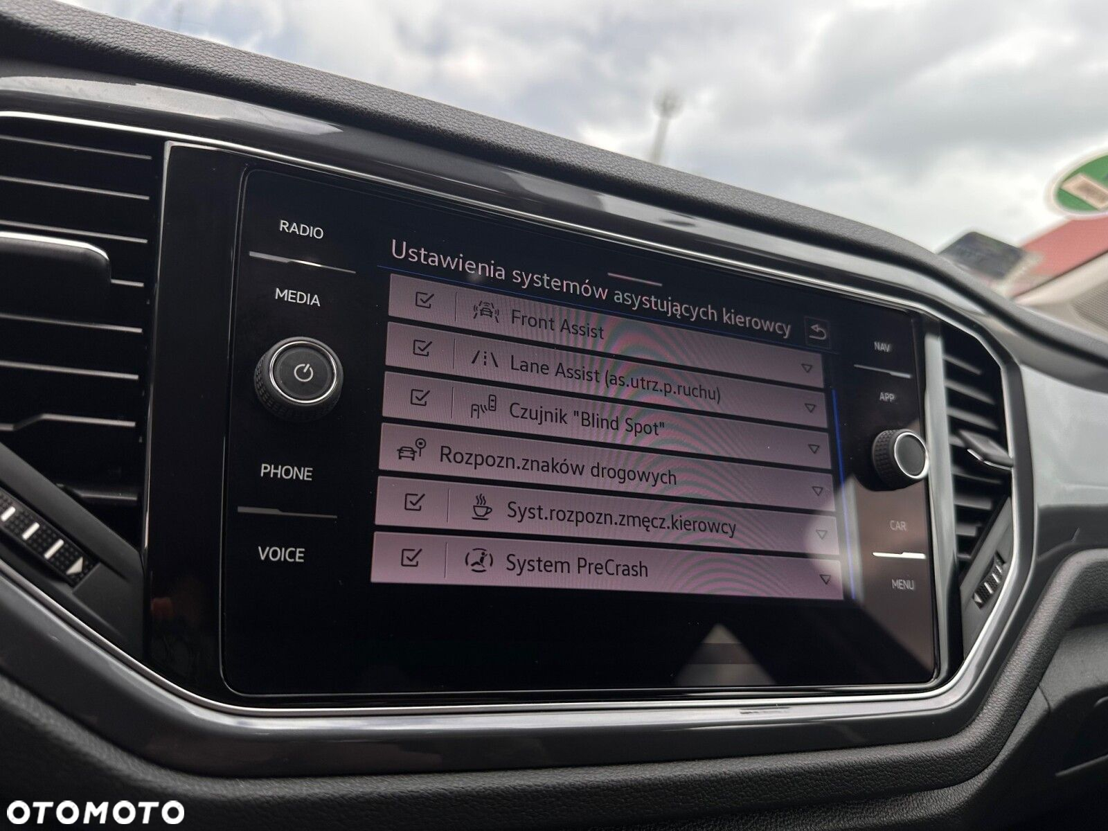 Volkswagen T-Roc 2.0 TDI SCR DPF Premium - 24