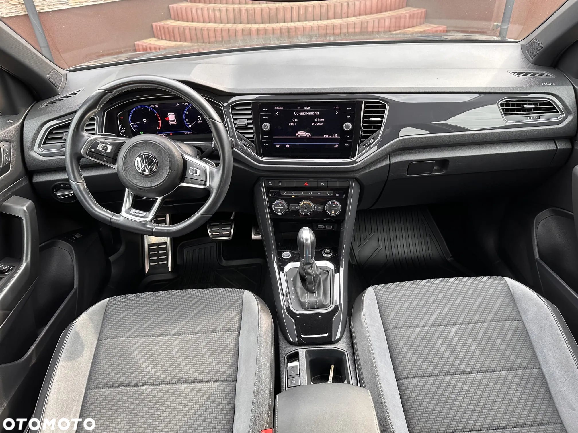 Volkswagen T-Roc 1.5 TSI R-Line Plus DSG - 24