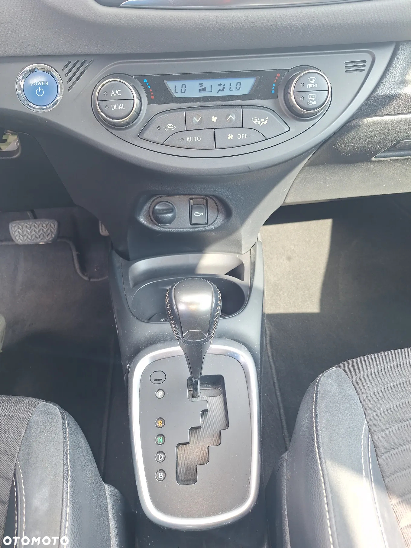 Toyota Yaris - 12