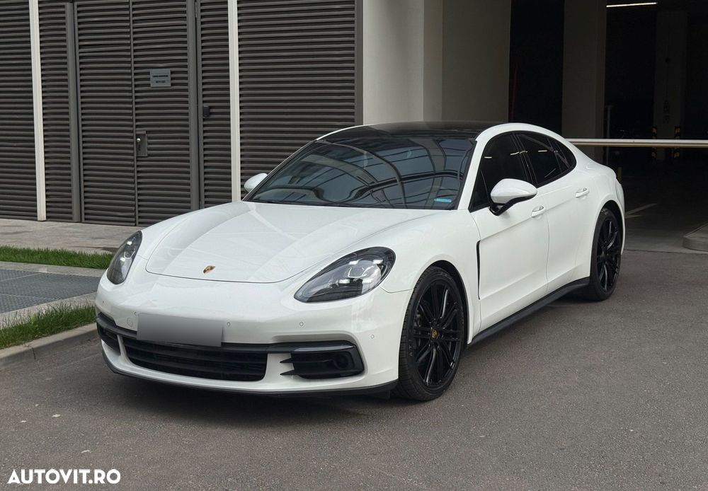 Porsche Panamera - 1