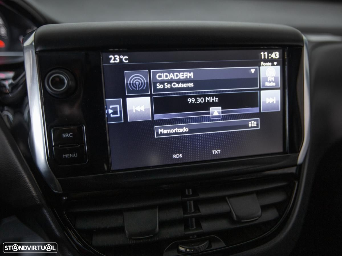 Peugeot 208 - 17