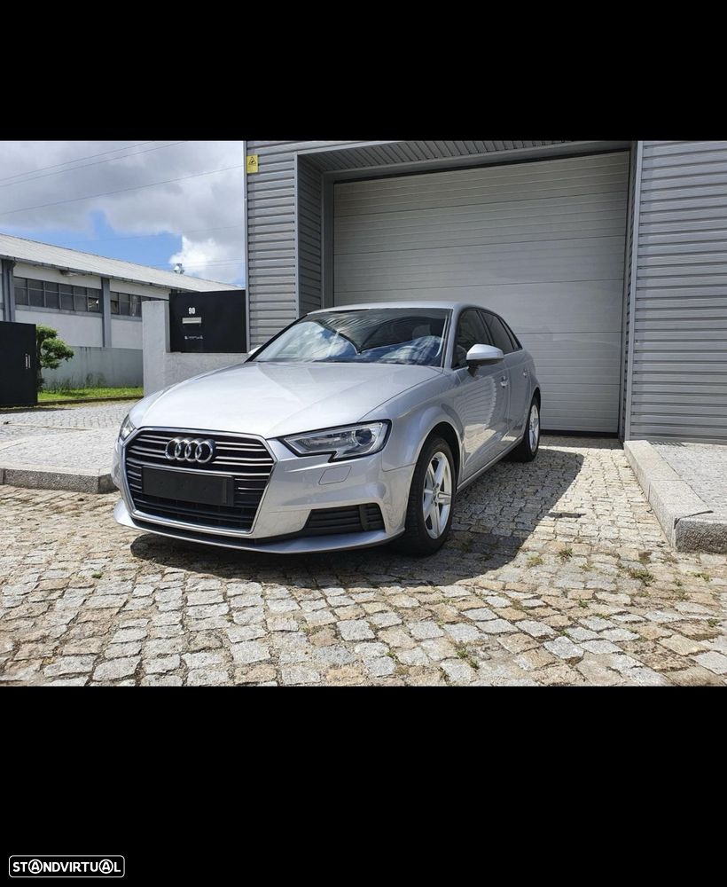 Audi A3 Sportback 1.6 TDI S tronic design - 4