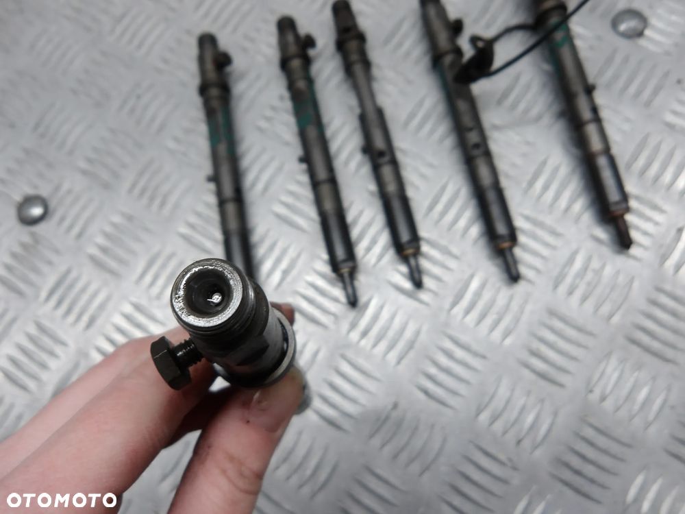 PASSAT B5 FL SEDAN 2.5 TDI 4MOTION WTRYSK WTRYSKIWACZ 043213795 - 4