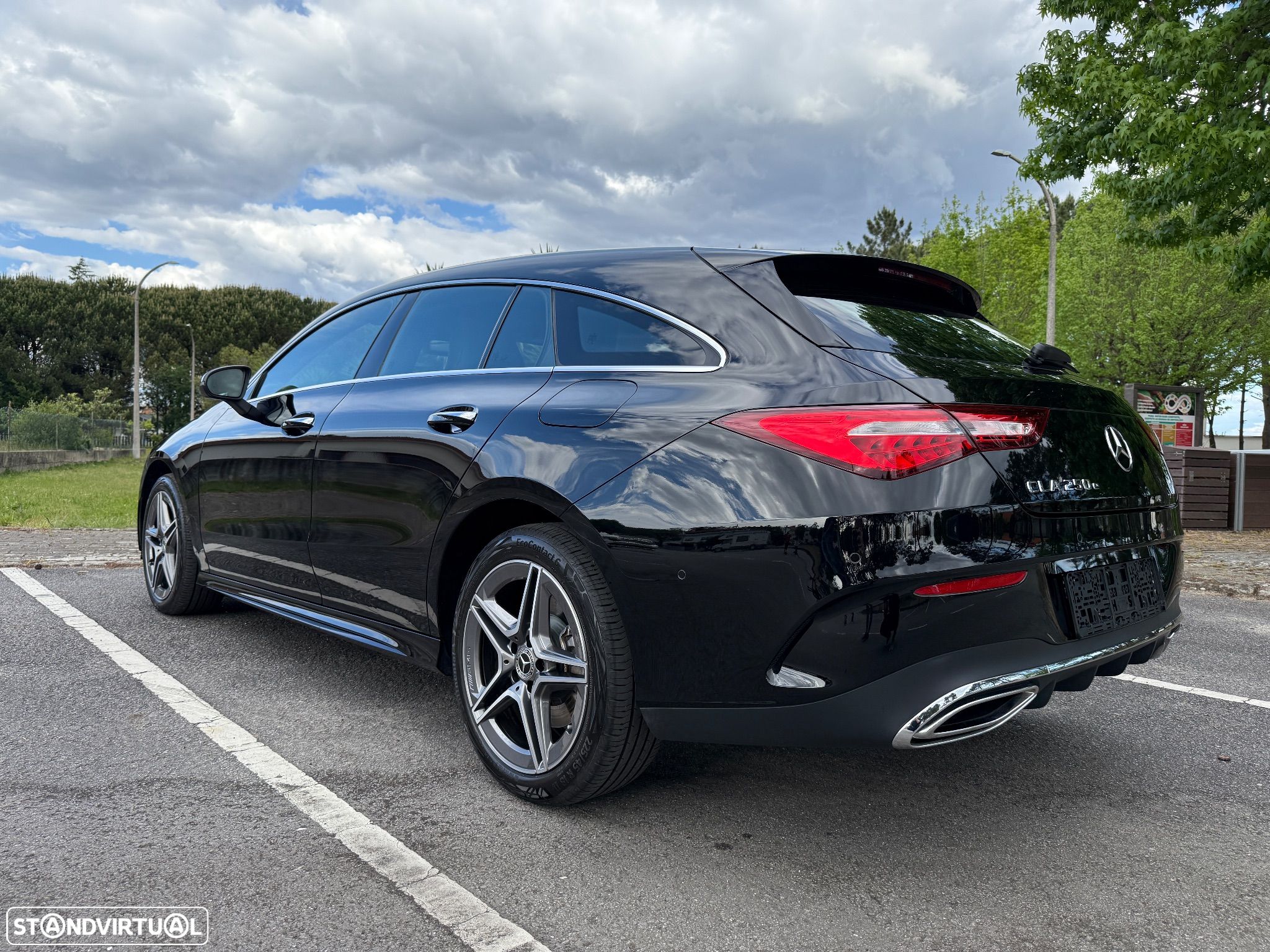 Mercedes-Benz CLA 250 e Shooting Brake AMG Line - 1