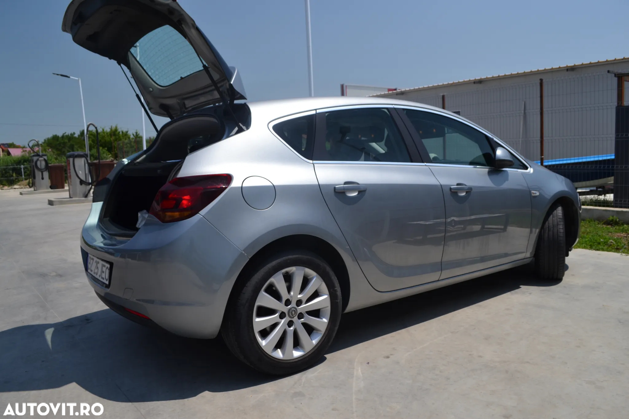 Opel Astra 1.7 CDTI Cosmo - 8