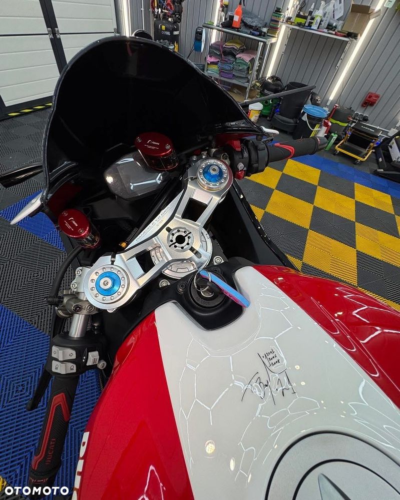 Ducati Panigale V2 - 4