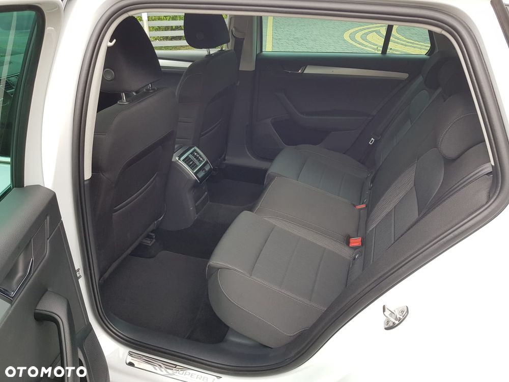 Skoda Superb 2.0 TDI 4x4 DSG Ambition - 25