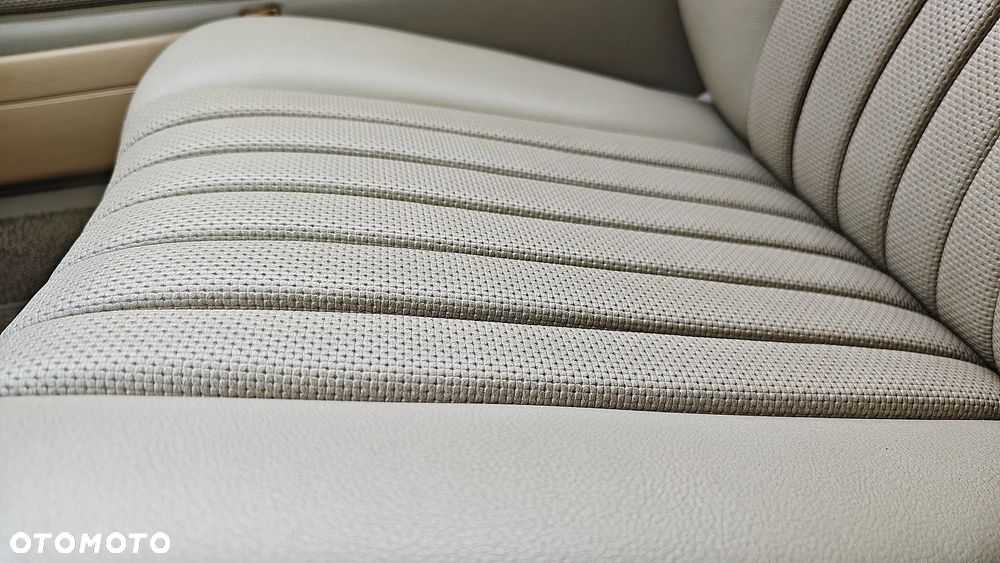 Mercedes-Benz W123 - 20