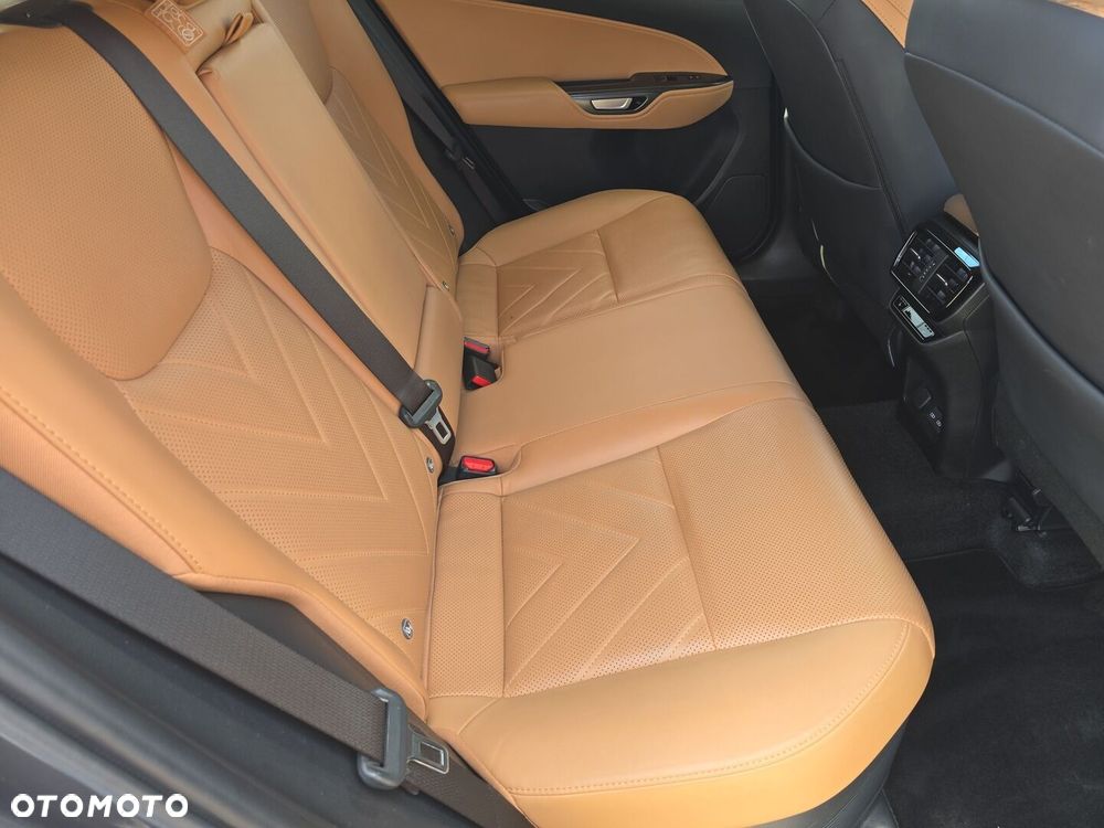 Lexus NX 350h Omotenashi AWD - 10