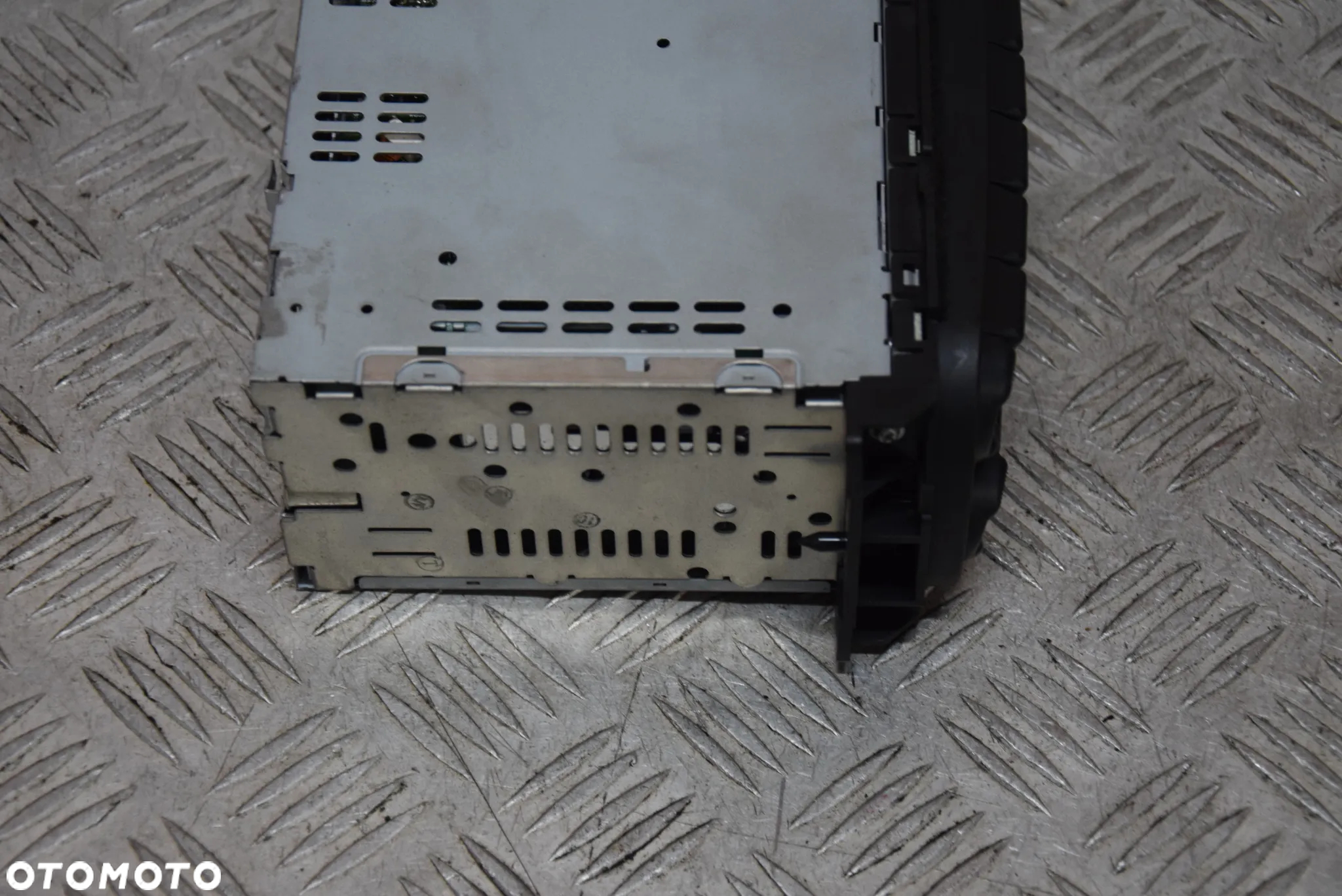 JEEP CHEROKEE KJ RADIO KOD - 4