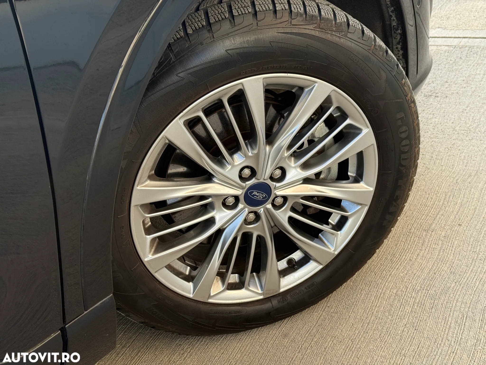 Ford Kuga 2.5 Duratec PHEV Vignale - 19