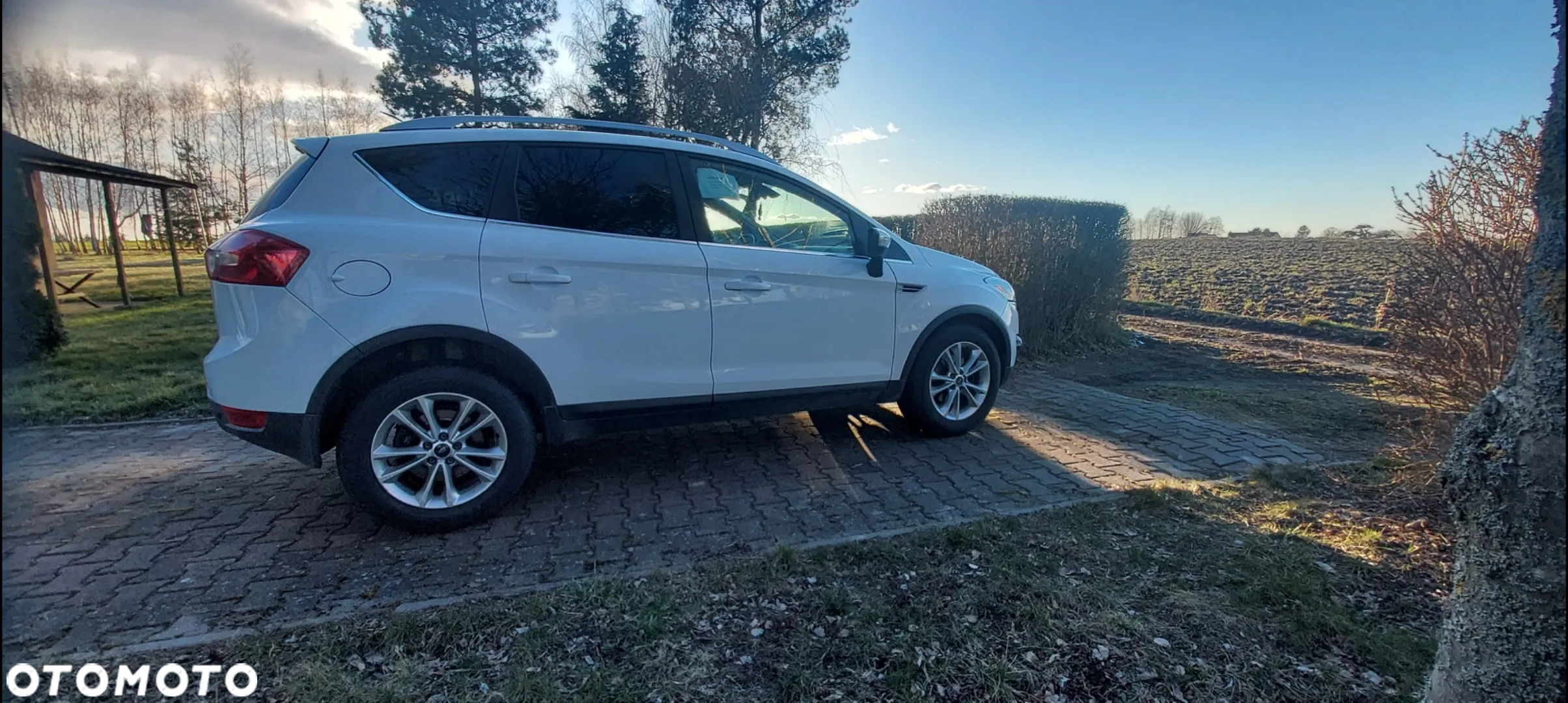 Ford Kuga 2.0 TDCi 2x4 Titanium - 6