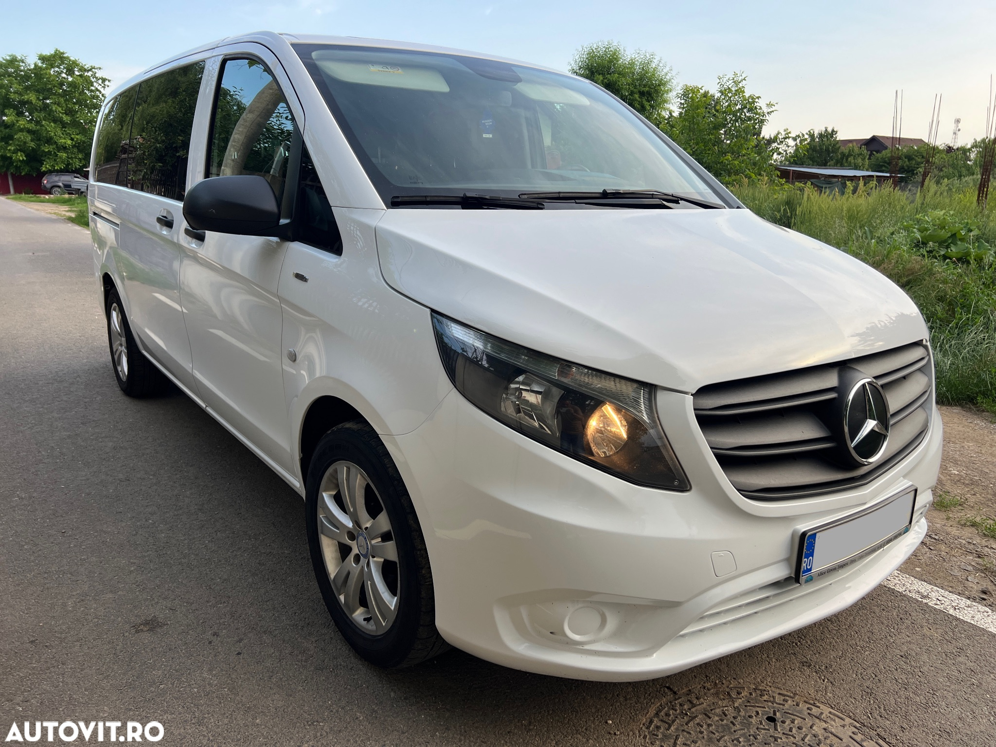 Mercedes-Benz Vito Tourer Compact 114 CDI 136CP RWD 9AT BASE - 11