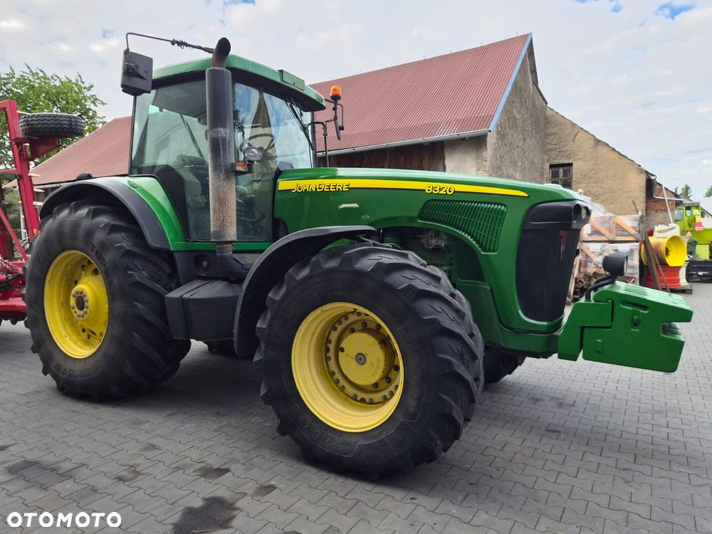 John Deere 8320 - 12