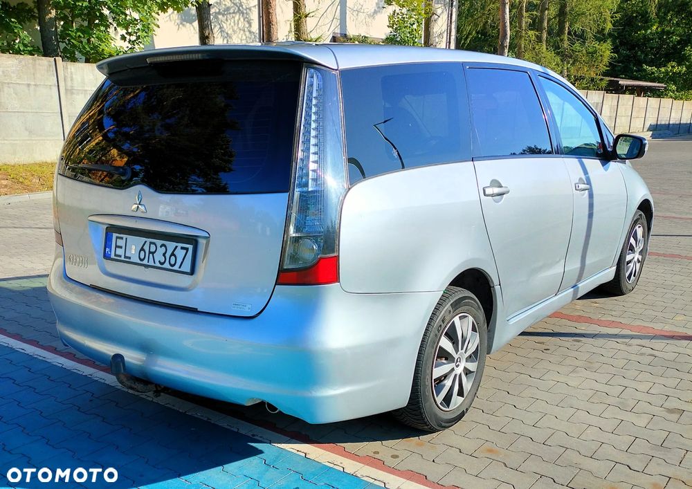 Mitsubishi Grandis - 6