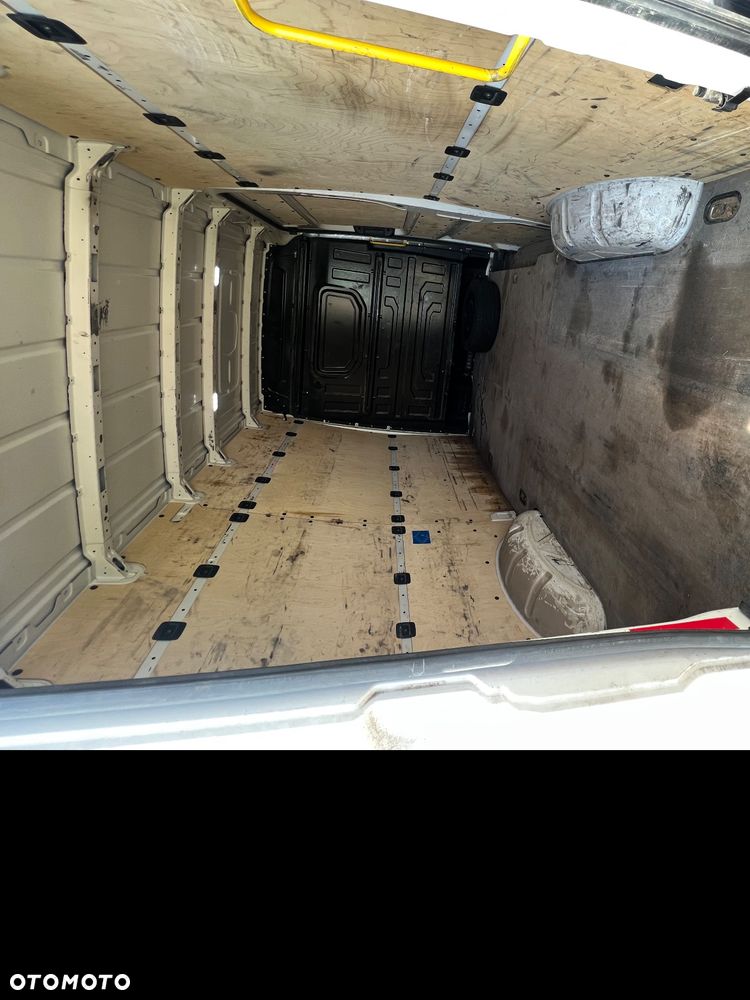 Volkswagen Crafter 177 koni tył napęd, Hak 3,5T - 9