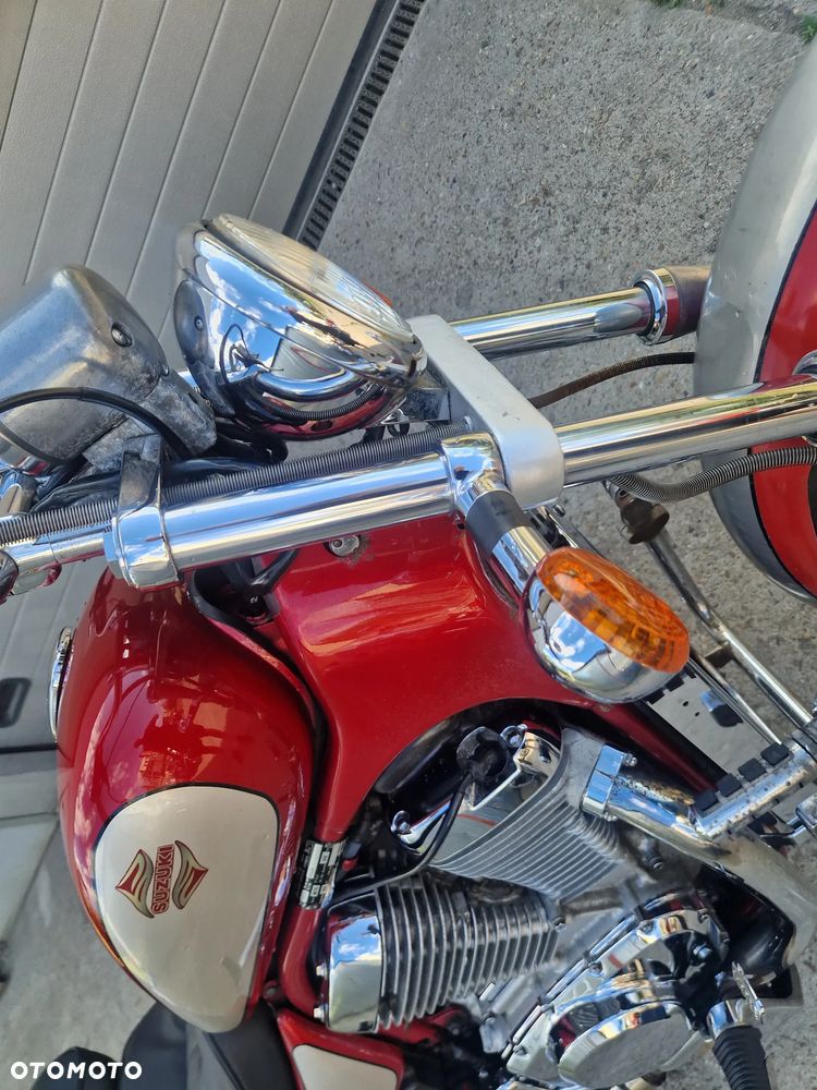 Suzuki Intruder - 12