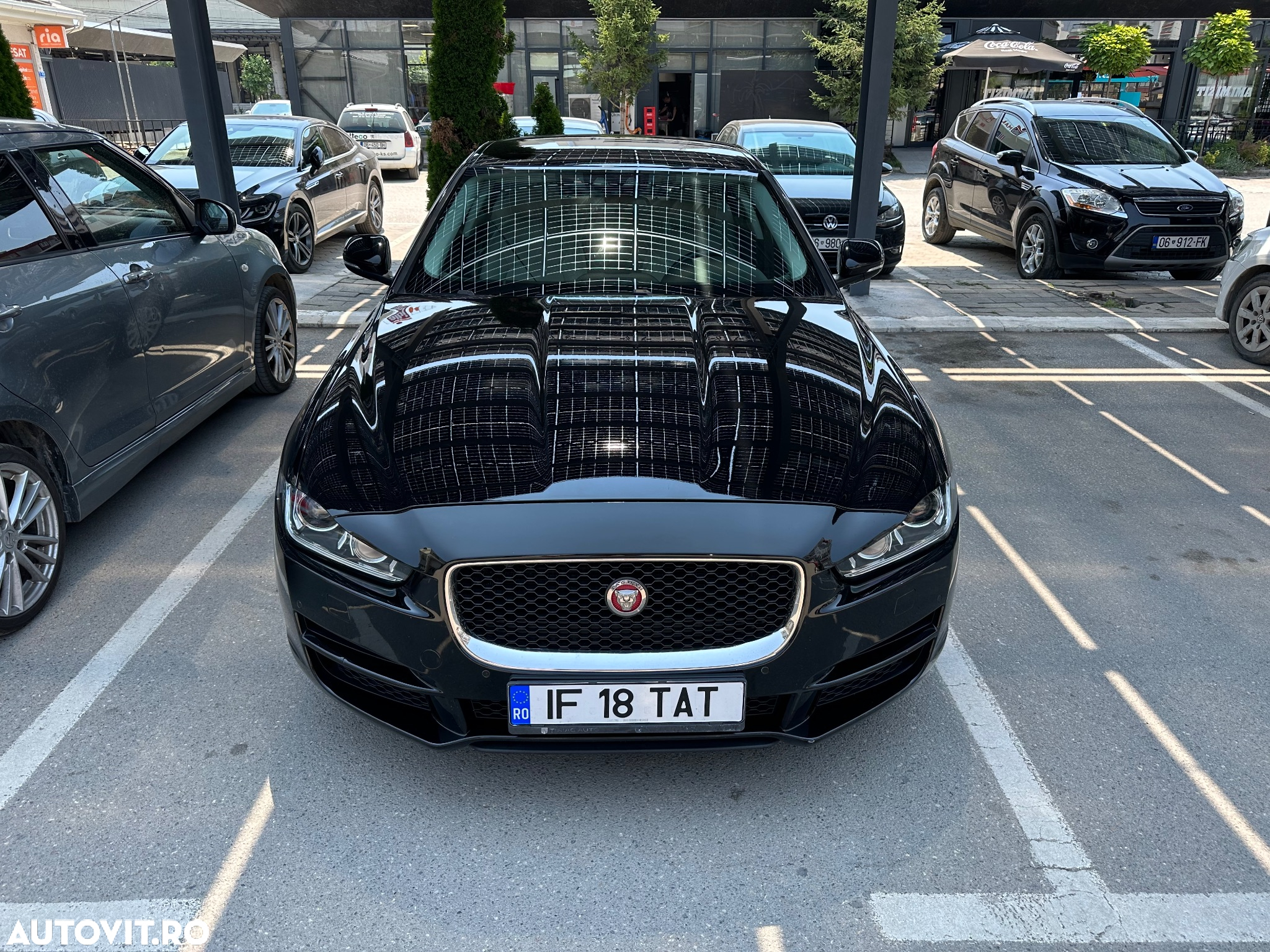 Jaguar XE - 3