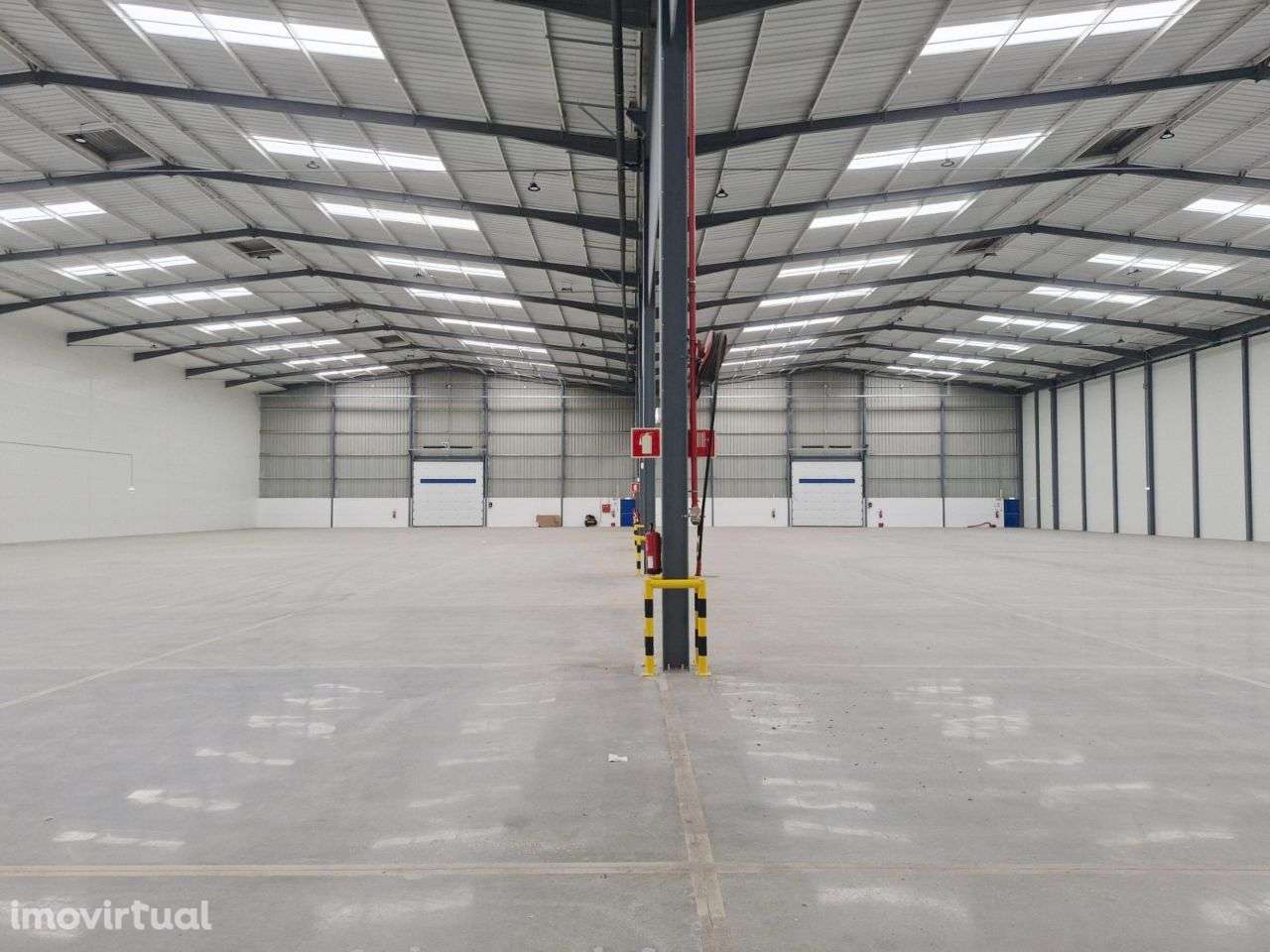 Armazém Alverca Arrendamento | 4.170 m2 | 6 Cais | A1 - Grande imagem: 3/27