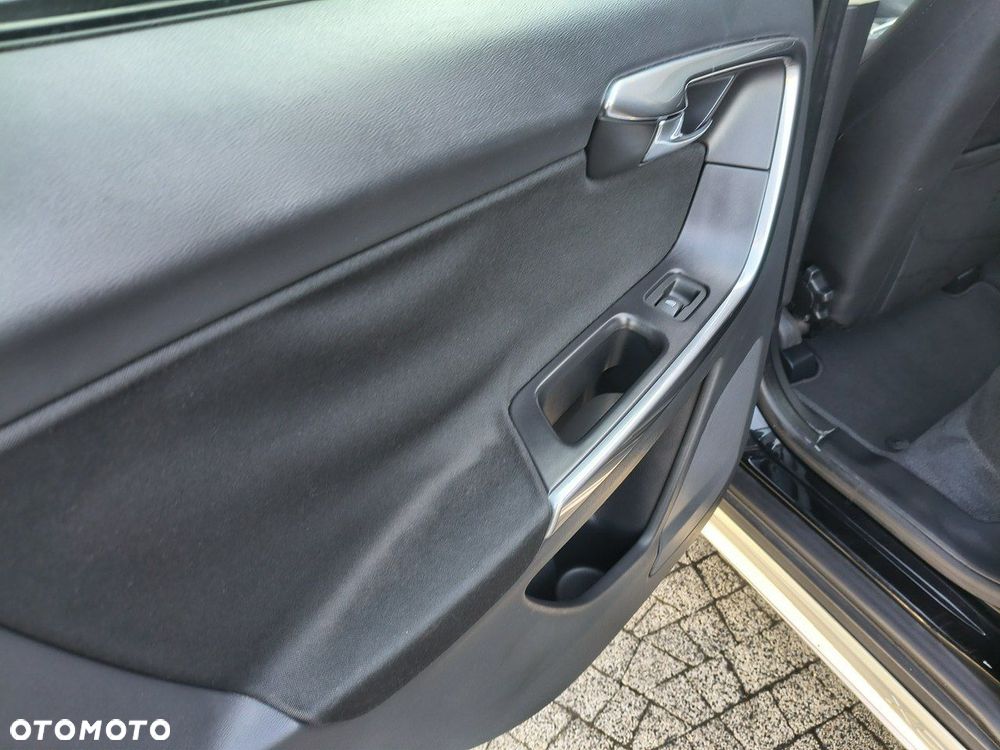 Volvo XC 60 D4 Kinetic - 16