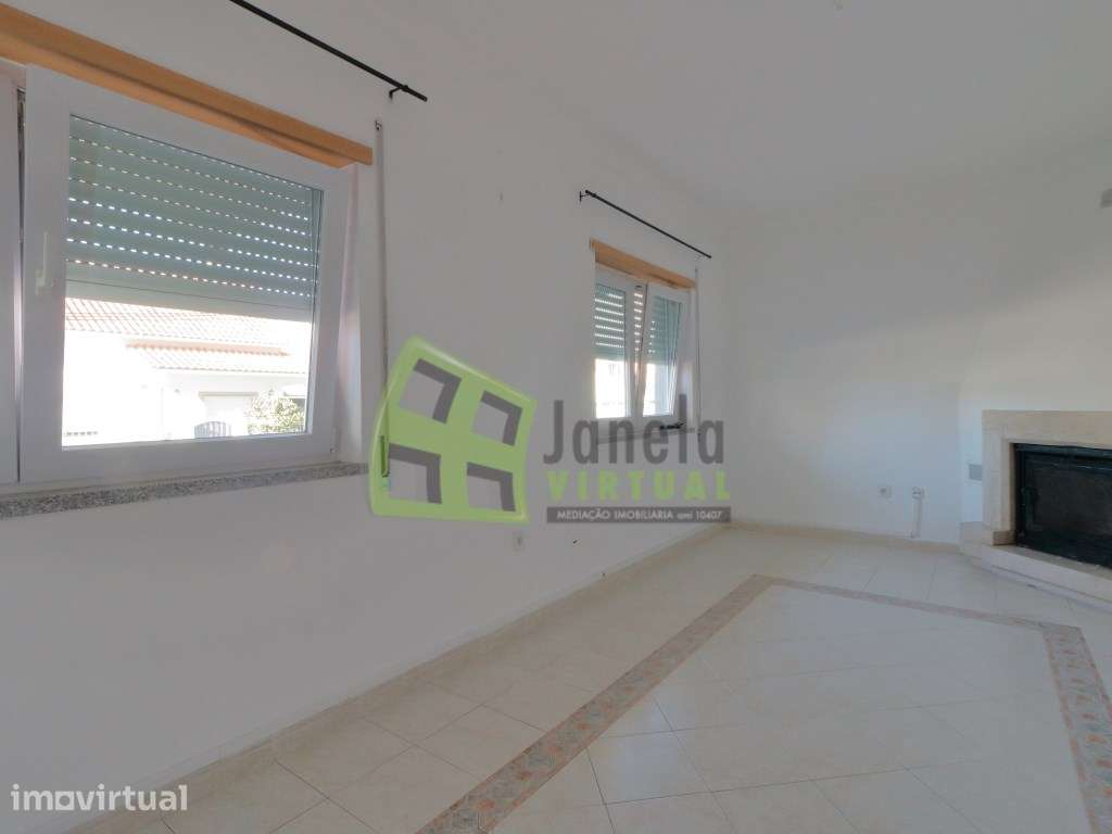 Apartamento T1 com Arrecadação, Quinta do Conde - Grande imagem: 2/13