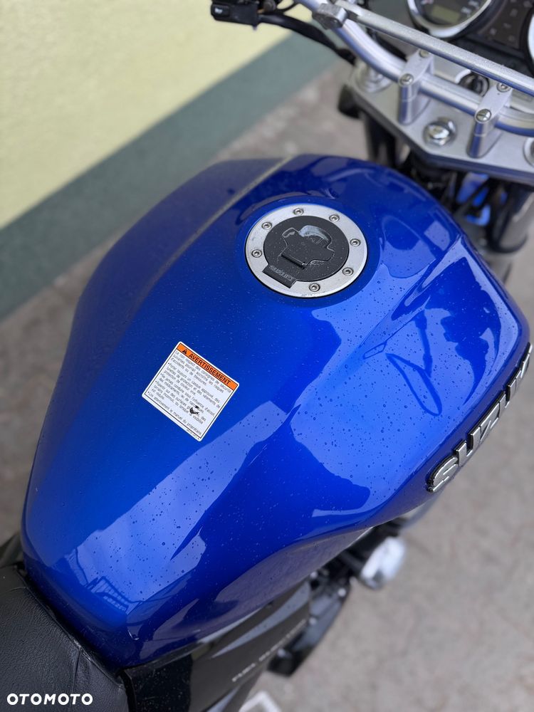 Suzuki GSX - 18