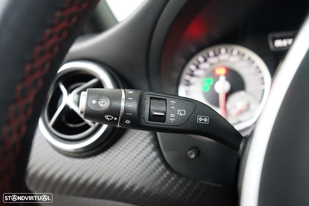 Mercedes-Benz A 180 d AMG Line - 20