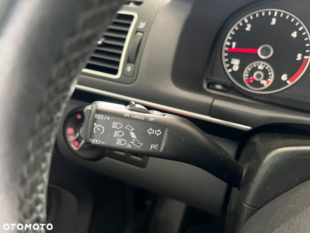 Volkswagen Touran 2.0 TDI DPF Comfortline DSG - 38