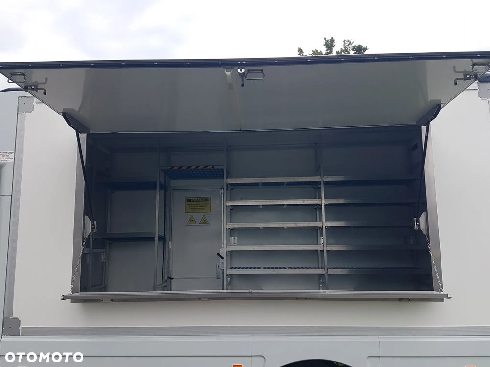 Iveco DAILY SKLEP FOODTRUCK BAR KONTENER NISKOPODŁOGOWY 4,44x2,23x2,42 KLIMA 35S14 DMC 3500KG - 33