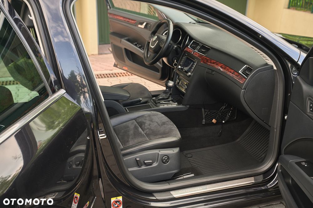 Skoda Superb 2.0 TDI DSG Exclusive - 26