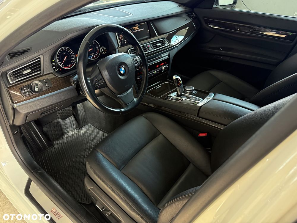 BMW Seria 7 730d - 12