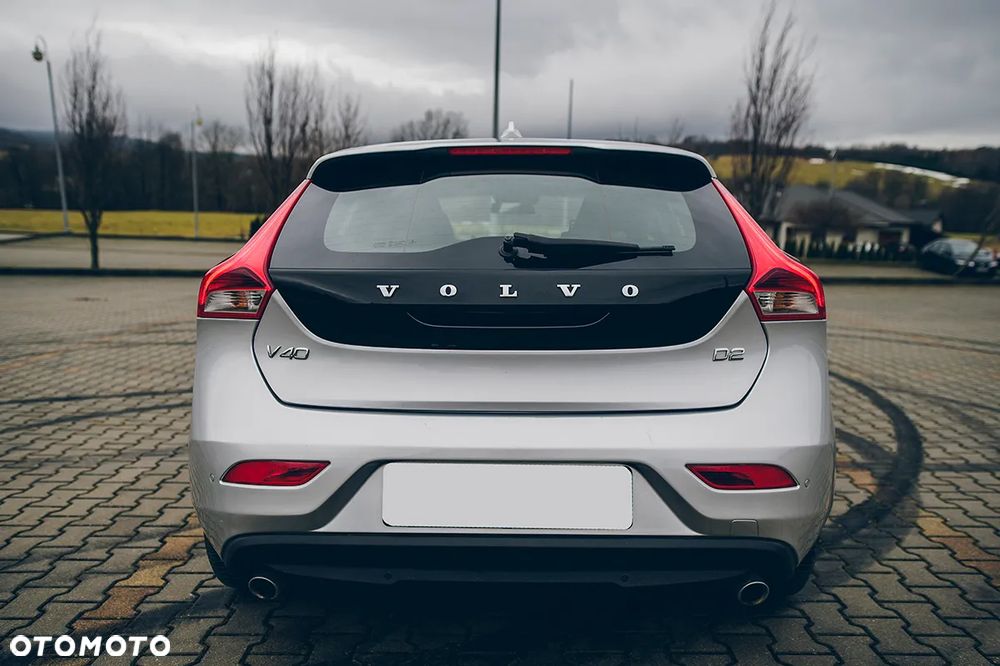 Volvo V40 D2 Drive-E Momentum - 10