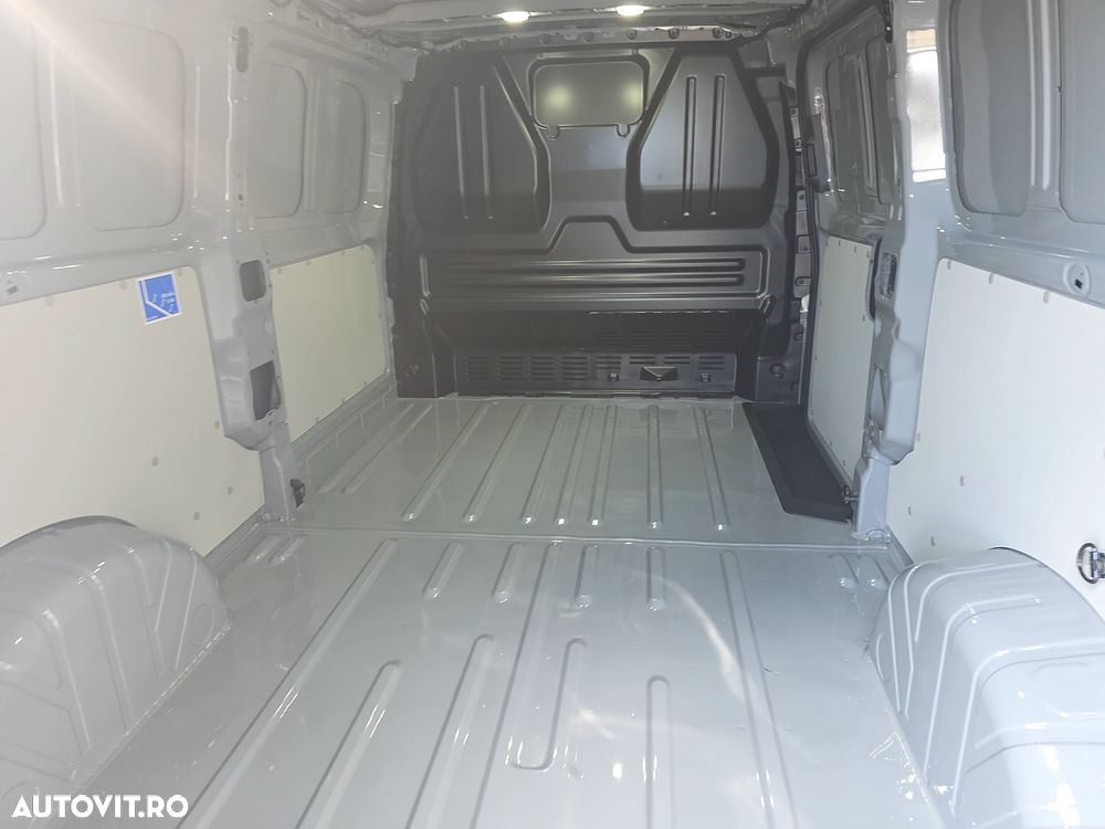 Volkswagen Transporter CD 2.0 110 kW LR DSG - 11