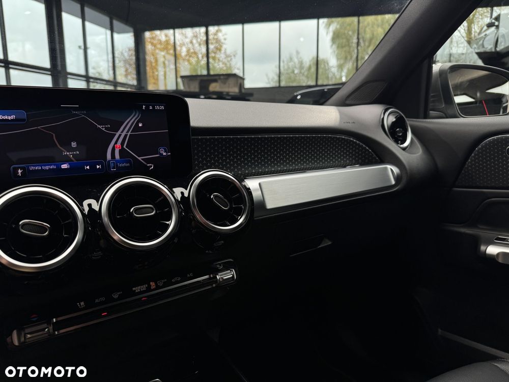Mercedes-Benz GLB 2023