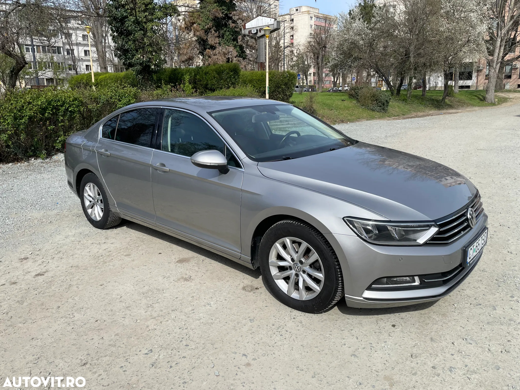Volkswagen Passat 2.0 TDI Comfortline - 3