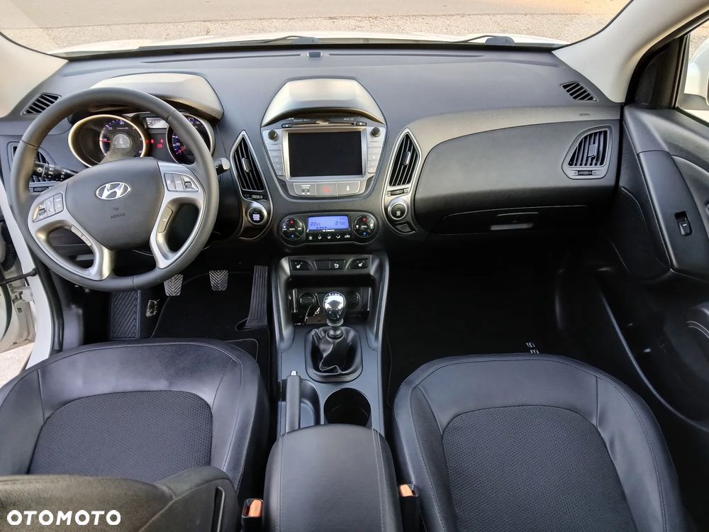 Hyundai ix35 1.7 CRDi 2WD blue Finale Gold - 10