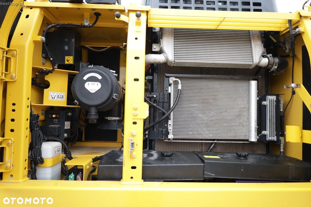 Komatsu PC210LC-11 - 32