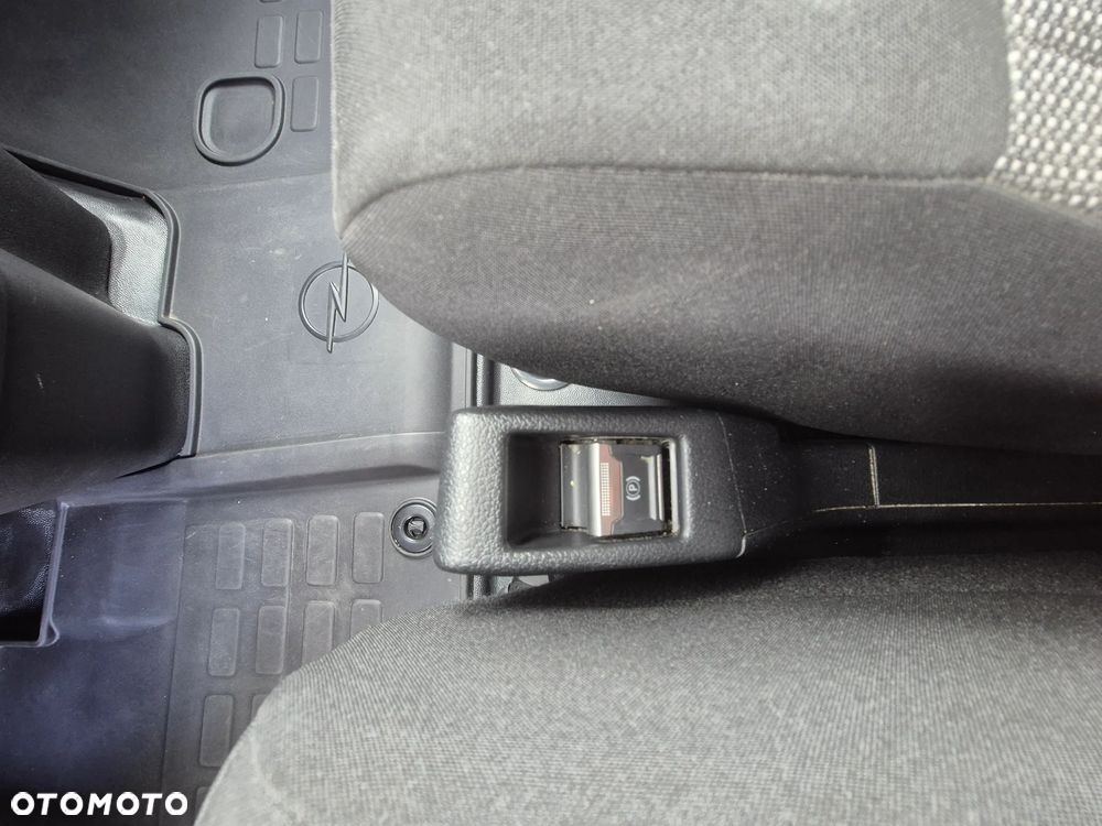 Opel Vivaro / Expert / Scudo / Jumpy / Proace - 24