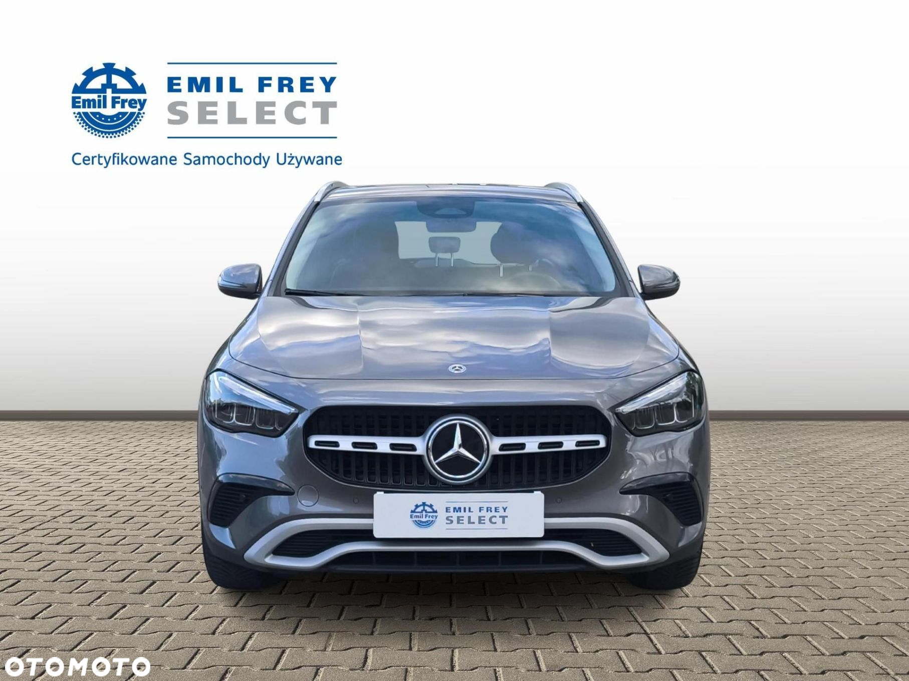 Mercedes-Benz GLA - 8